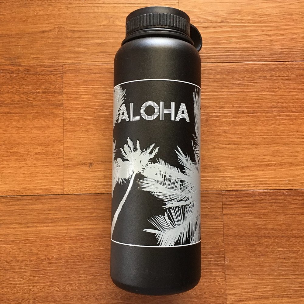 NWT Hawaii Aloha Palm Trees 40 oz Water Bottle